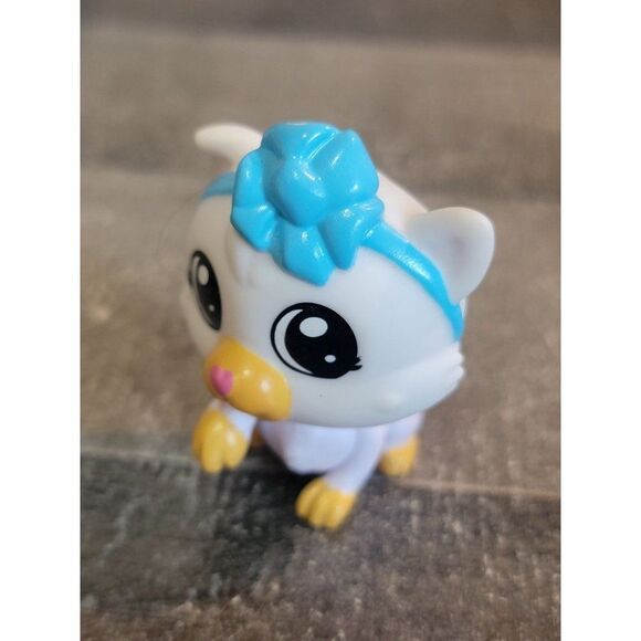 Blip LLC white cat heart Blue bow animal toy figure - Picture 2 of 4